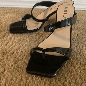 Black Patton Dress Sandal Sz 9 with toe loop